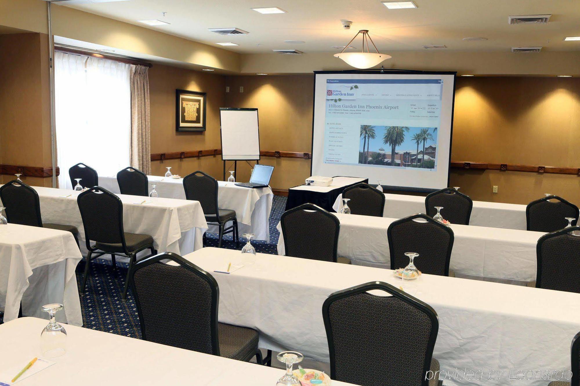 Hilton Garden Inn Phoenix Airport Екстериор снимка