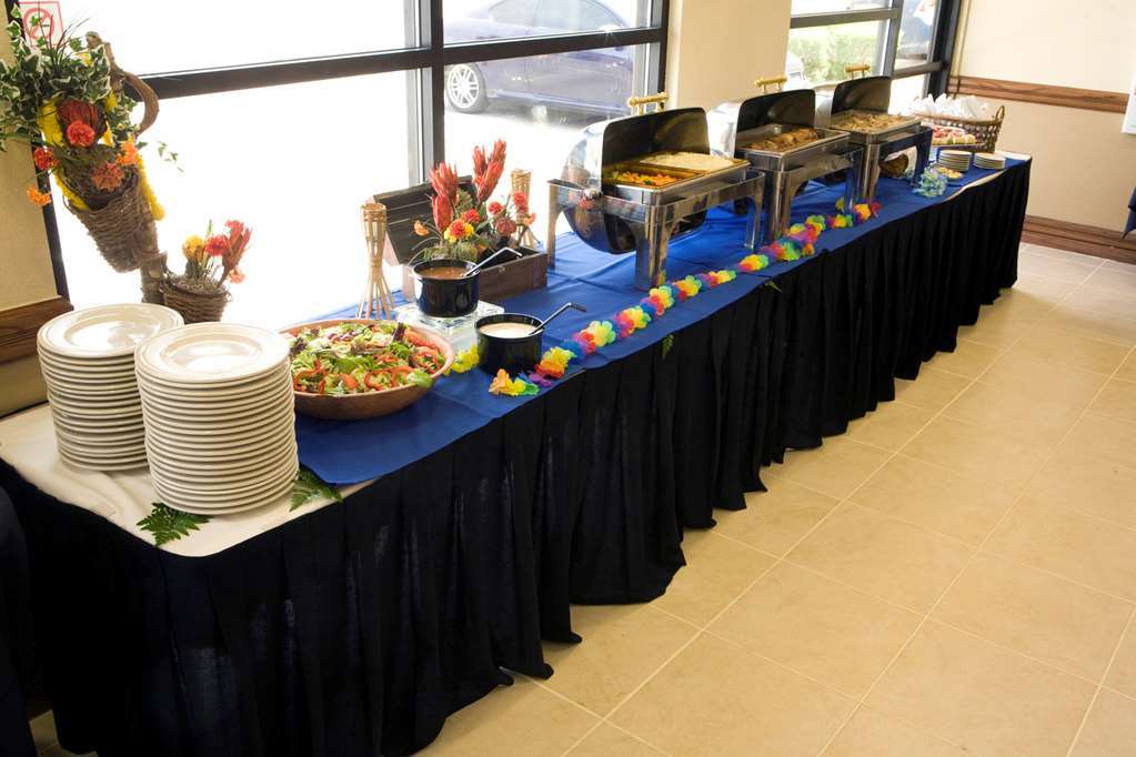 Hilton Garden Inn Phoenix Airport Съоръжения снимка